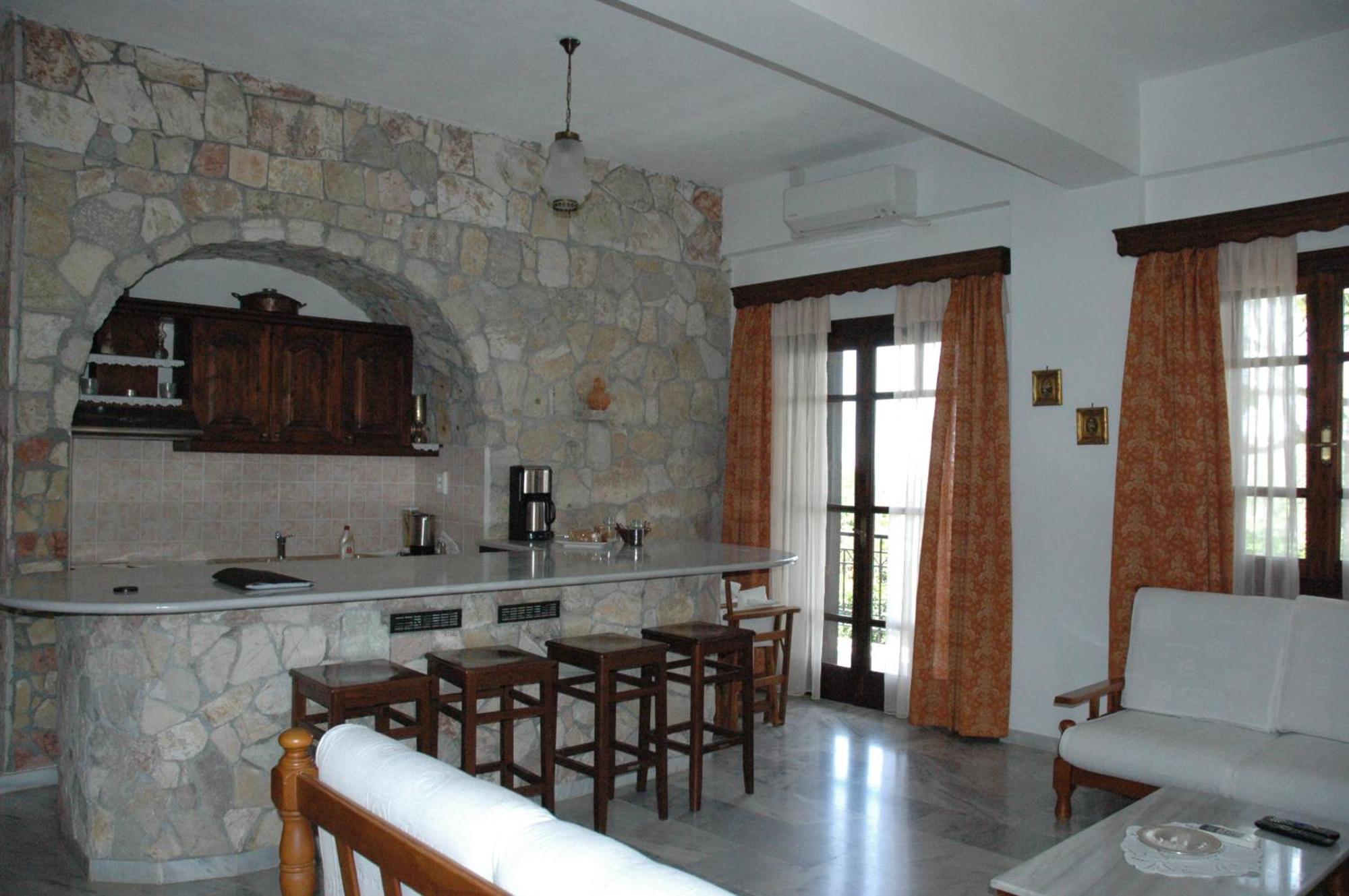 Villa Petra Kalamaki  Rom bilde